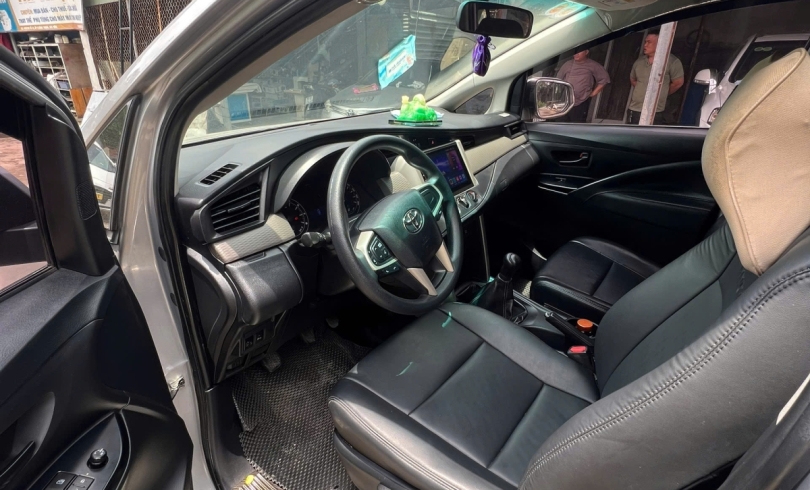 Xe Innova 2017 E